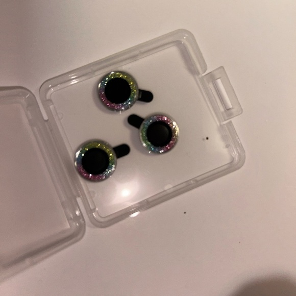 IPHONE 11 —-NWT—-5 CASES, LENS COVERS, AND 2 NEW SCEEN PROTECTORS - Picture 11 of 11